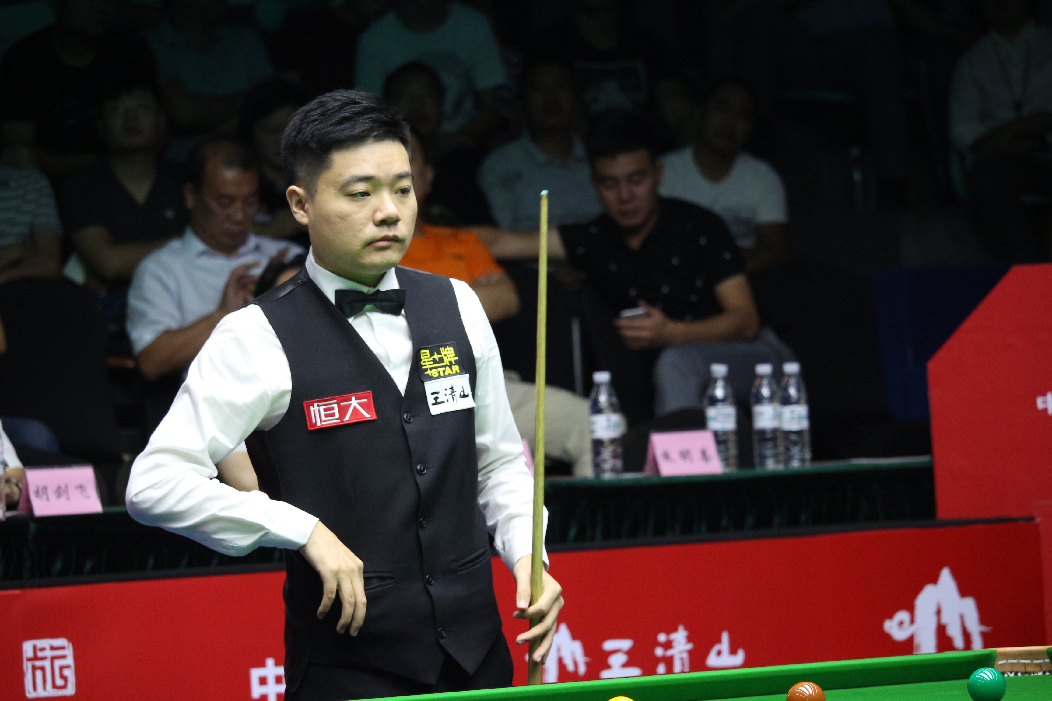 防守更密的 防守更密的